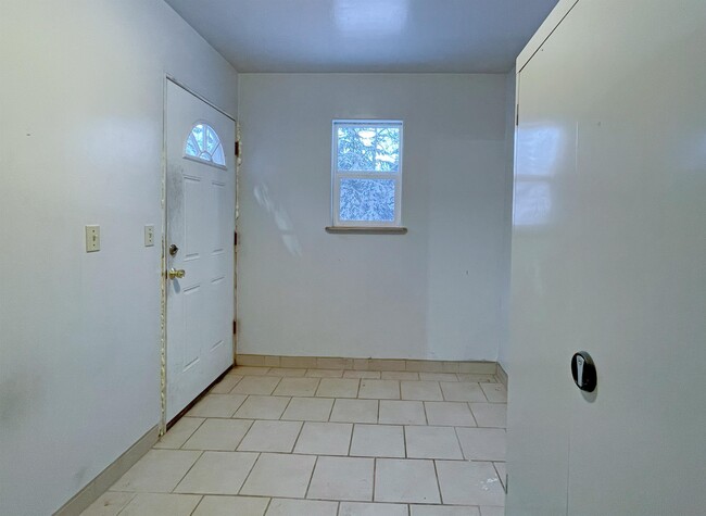 Photo - 2239 Independence Cir E