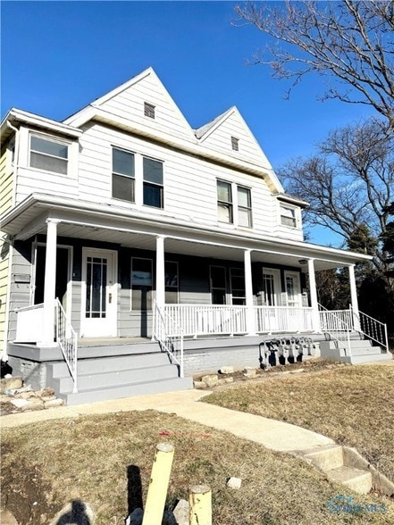 Building Photo - 1833 Lawrence Ave Unit 1835 Rental