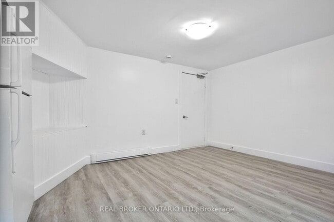 Photo - 6 - 252 SIXTH STREET