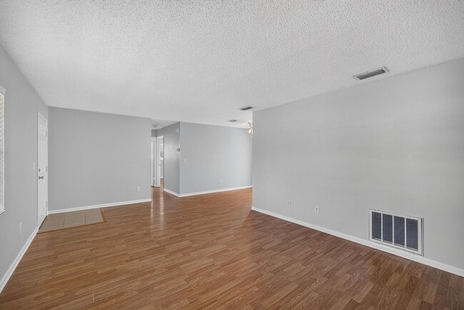 Photo - 328 Palos Ct