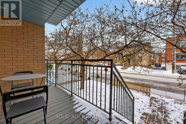 Photo - 395 MacKay St