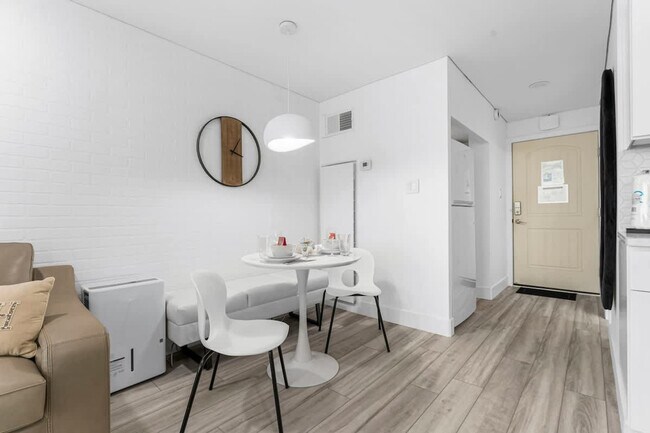 Photo - 8817 S Thomas Dr Unidad FL8-ID1355014P