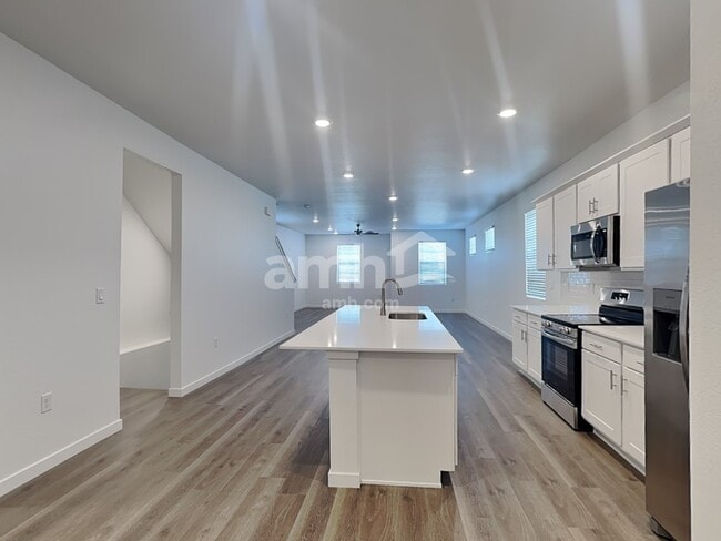 26151 E Calhoun Pl