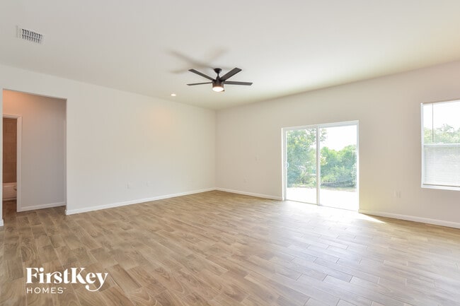 Photo - 2011 E Prairie Cir