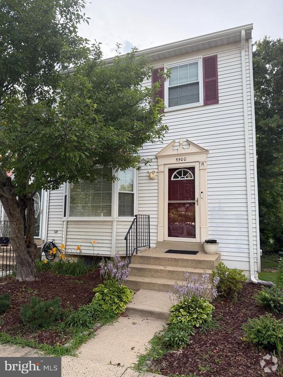 Building Photo - 5500 Woodlawn Manor Ct Rental