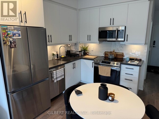 Photo - 95 Oneida Crescent Unit 301