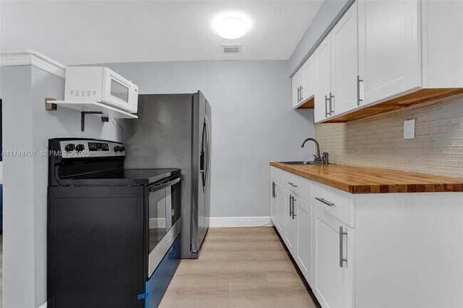 Photo - 1120 SW 30th St Unit A