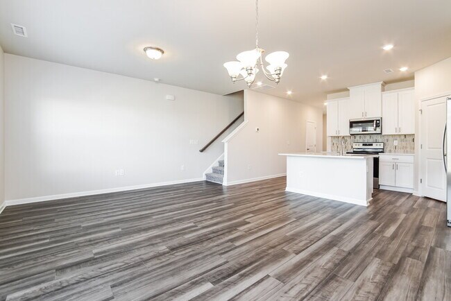 Photo - 213 Brook Farm Ln