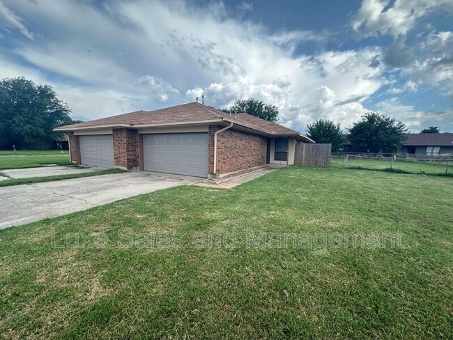 Photo - 8313 NW 7th St House