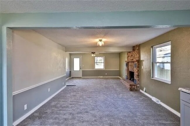 Photo - 711 S Northern Blvd