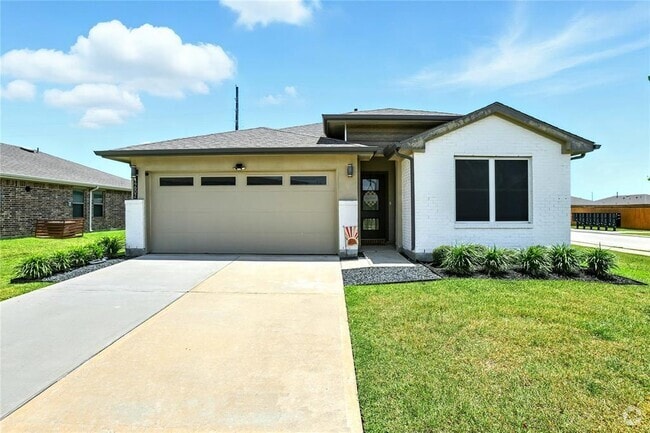 Building Photo - 14602 Sweetwater Dr Rental