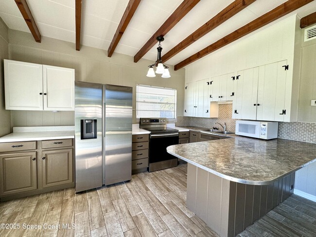 Photo - 1004 Green Rd