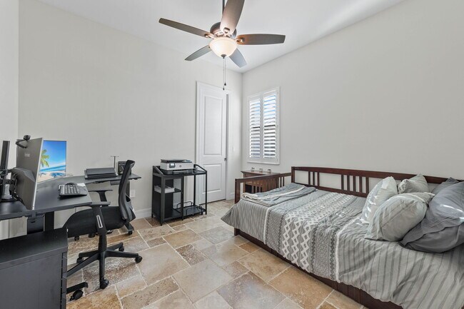 Photo - 1718 NW 43rd Ave