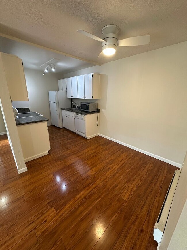 Photo - 1 Bed 1 Bath Condo In Walnut Creek Unit 11