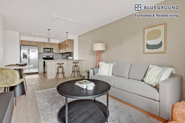 Photo - 903 S Ashland Ave Unidad FL3-ID720