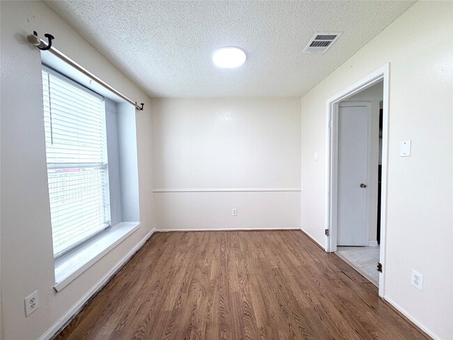 Photo - 7303 Shiner Ln