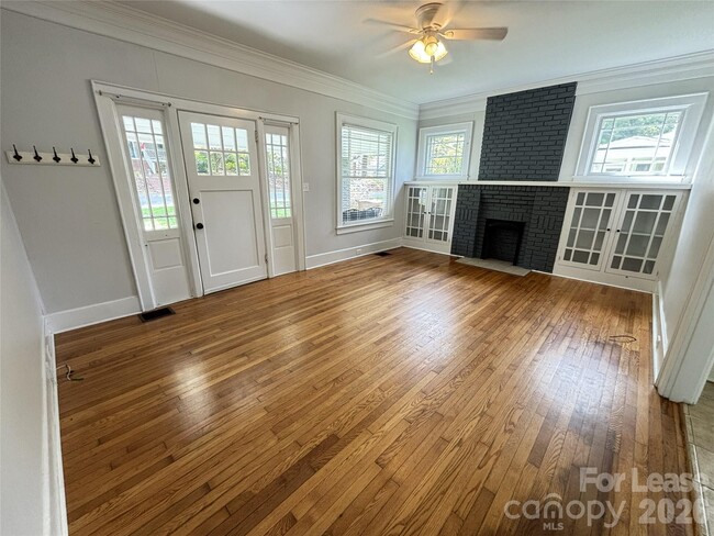 Photo - 629 N Cedar St