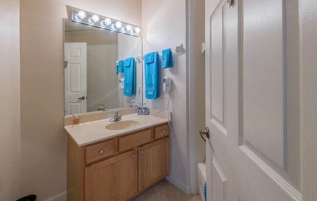 Photo - 8376 Mulligan Cir Unidad 8376 B