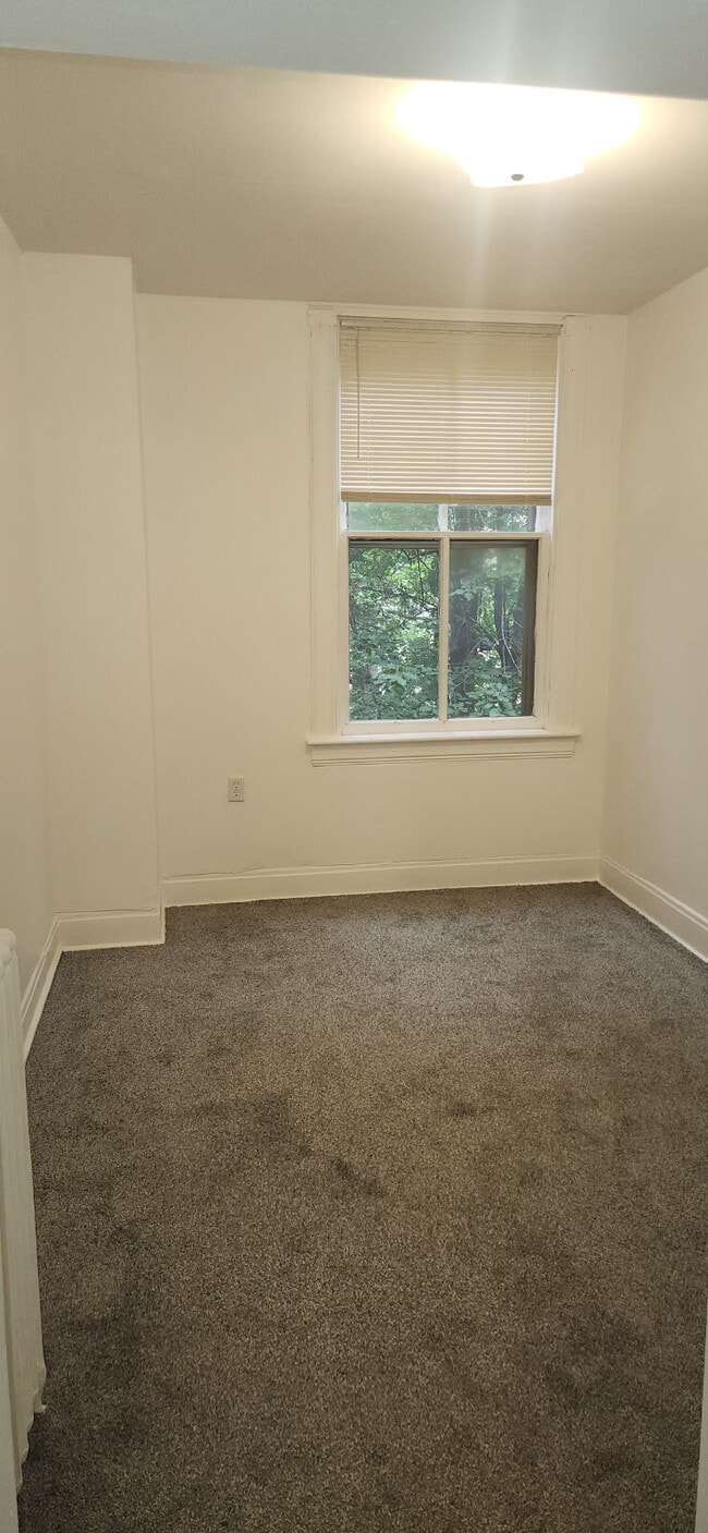 Photo - "Charming 1-Bedroom Haven in Duluth's Heart – Perfect Urban Retreat!" (accepts Section-8 tenants)