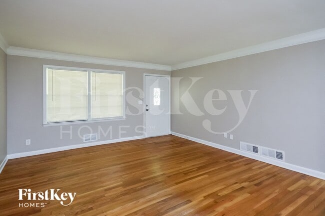 Photo - 1175 Milstead Ave NE