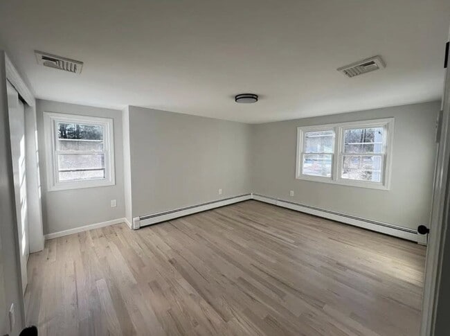 Photo - 252 Knickerbocker Rd