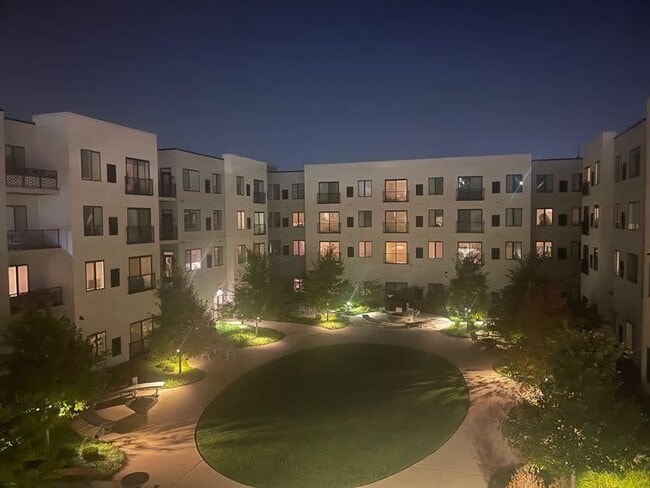 Building Photo - 2132 City Gate Ln Rental