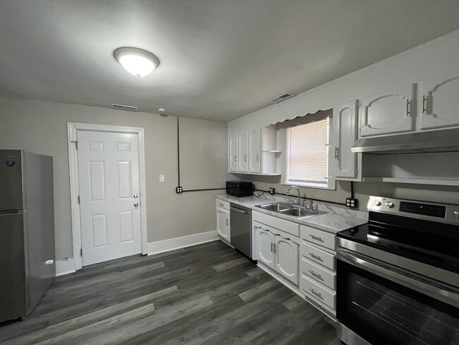 Photo - Charming 2 Bedroom / 1 Bath Home in Joelto...