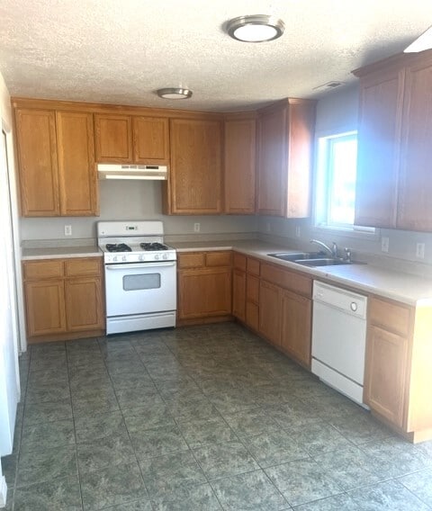 Photo - 403 N West Frontage Rd