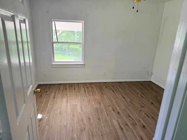 Photo - 2529 E 29th St N