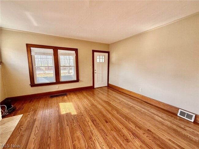 Photo - 364 N Chillicothe Rd