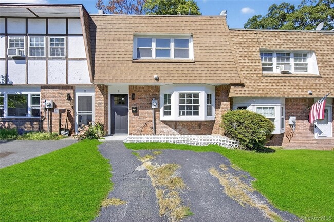 Photo - 8 Roundtree Ct