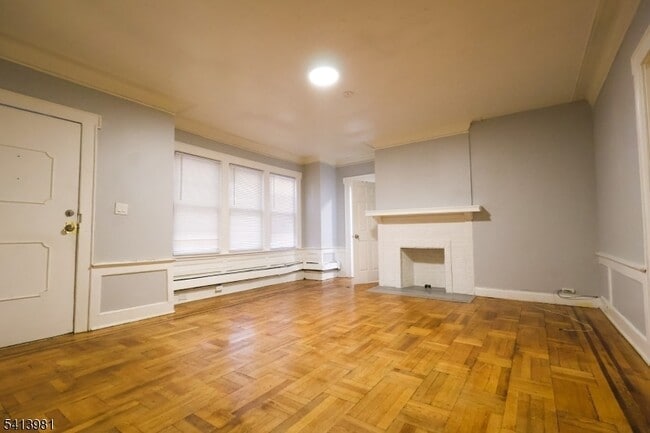 Building Photo - 19 Poe Ave Unit 1