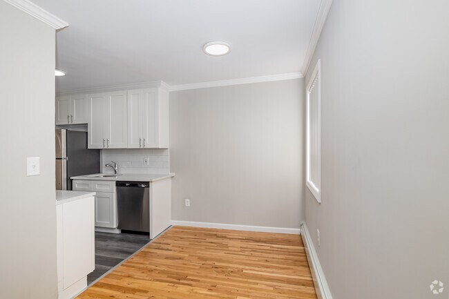 2BR, 2BA - 995SF - Dining Room