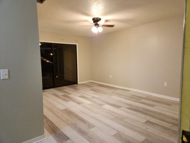 Building Photo - 2334 W Silver Hill Ln Unit 2334