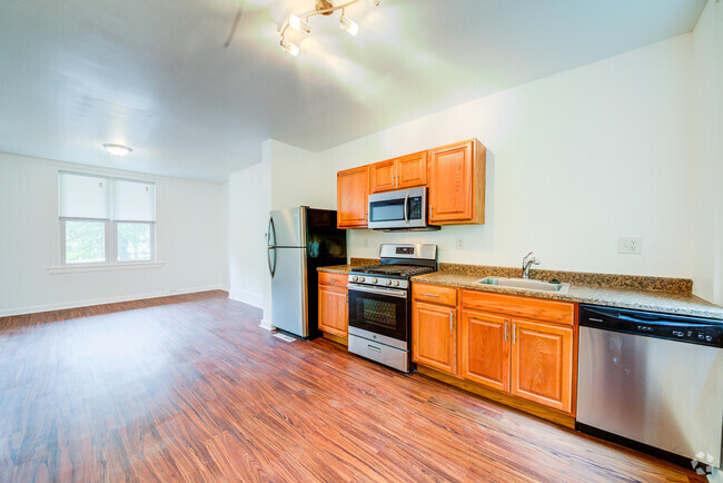 Building Photo - AVAILABLE AUGUST  - RENOVATED 2+ Bedroom H... Rental