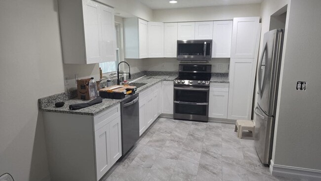 Photo - 741 Fairhaven St NE