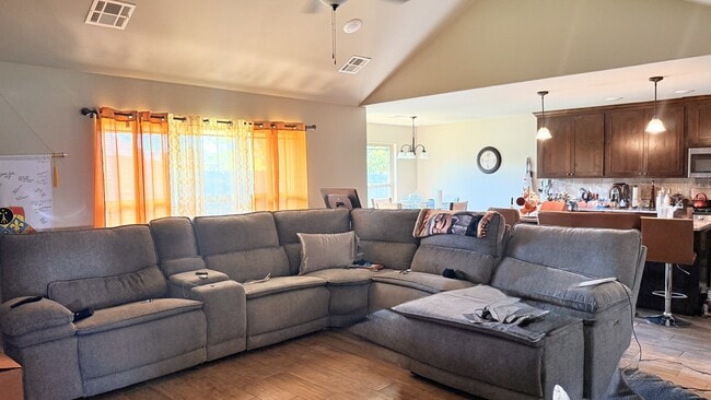 Photo - 28 NE Summerwood Dr