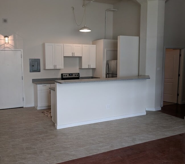 Photo - 5850 Centre Ave Unidad # 508