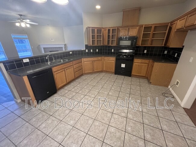 Photo - 2321 SW 94th St