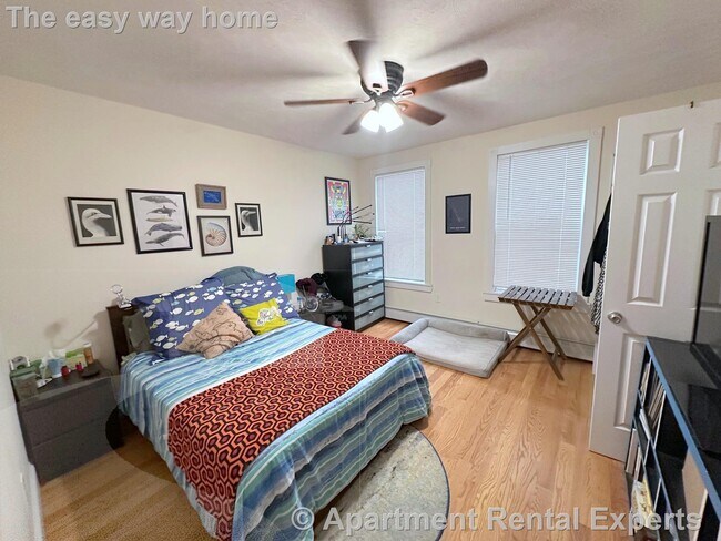 Photo - 387 Columbia St