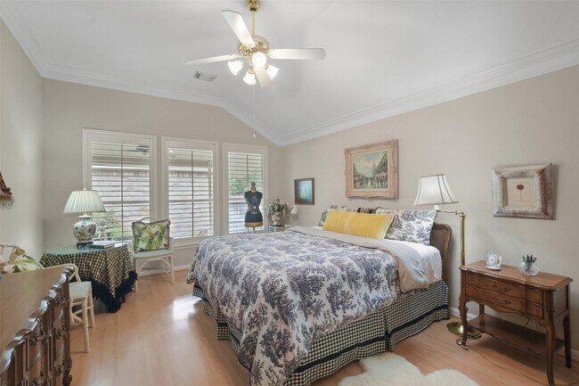 18 Pinery Ridge Pl