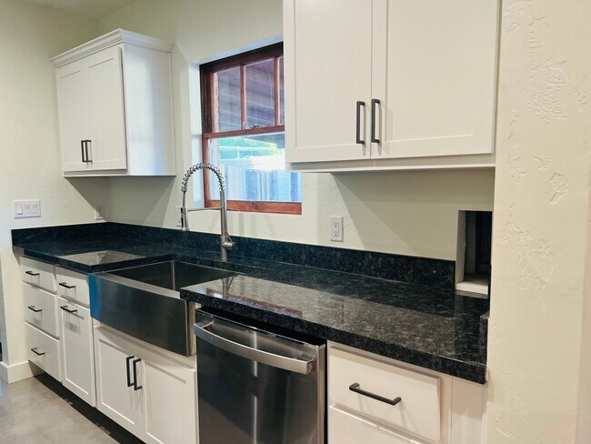 Photo - 514 W Turney Ave