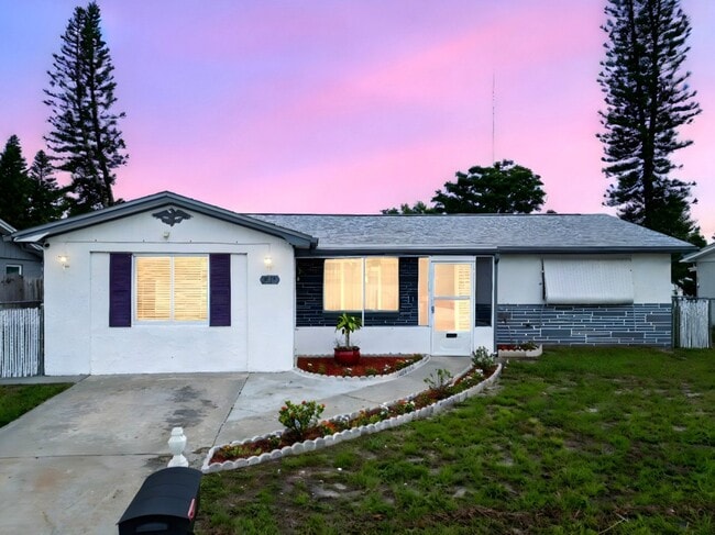 Building Photo - 1415 Yale Dr