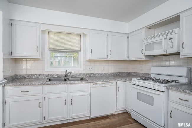 Photo - 2530 Saint John Ct