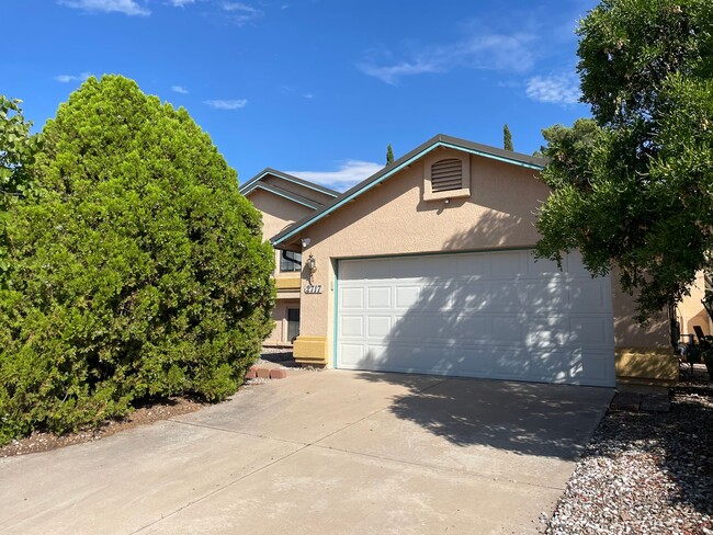 Photo - Swimming pool