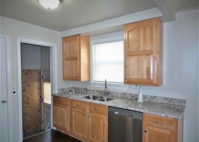 Photo - 19104 Kenosha St