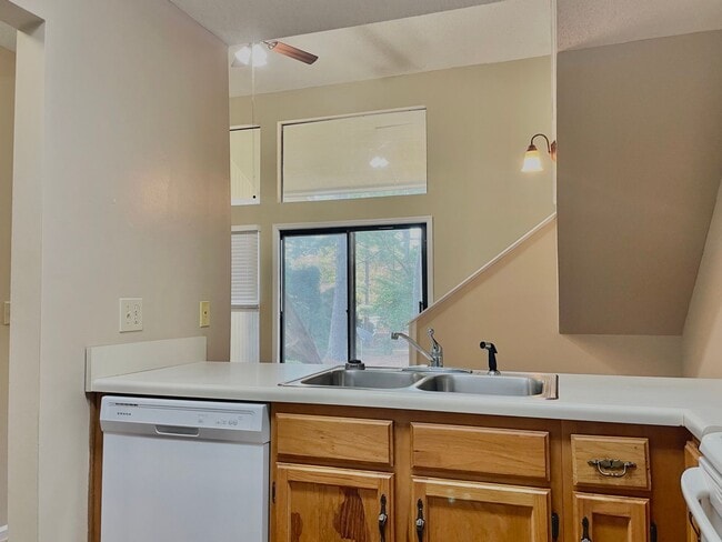 Photo - Crossland Downs