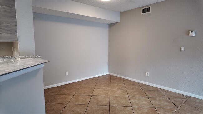 Photo - 9044 W Atlantic Blvd Unidad 321