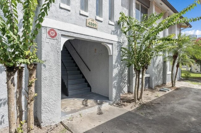 Building Photo - Spacious Renovated 3-Bedroom Condo with Ba... Unit 4809D