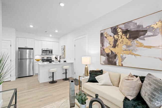 1BR, 1BA - 450SF
